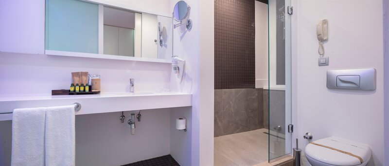 Nirvana Cosmopolitan 66