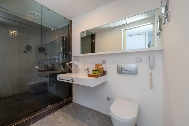 Nirvana Cosmopolitan 67