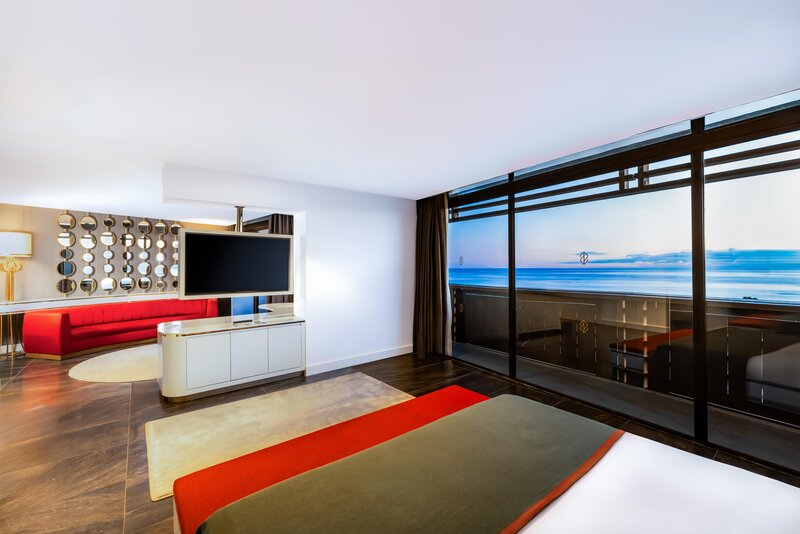 Nirvana Cosmopolitan 94