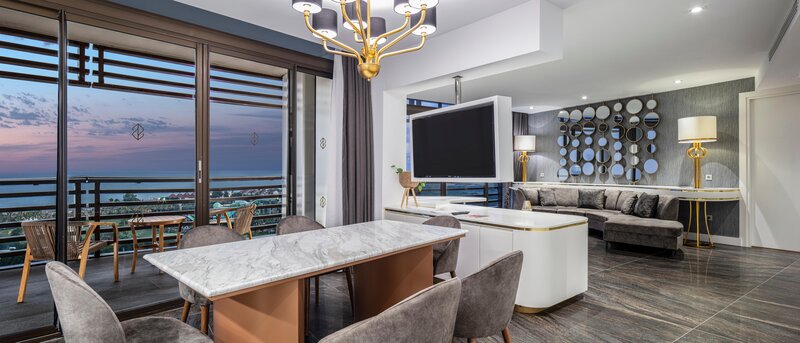 Nirvana Cosmopolitan 97