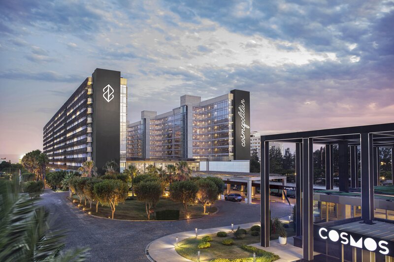 Nirvana Cosmopolitan 1