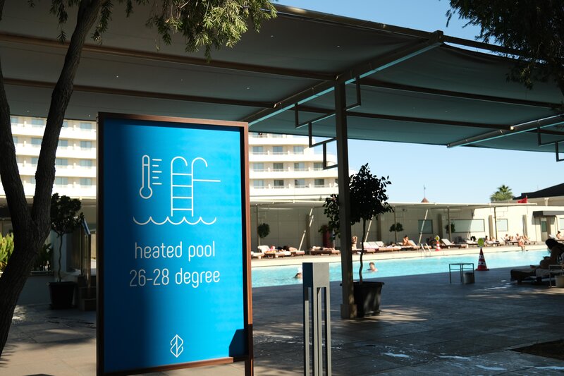 Nirvana Cosmopolitan 3