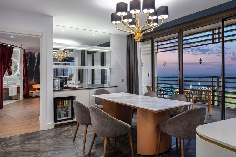 Nirvana Cosmopolitan 52