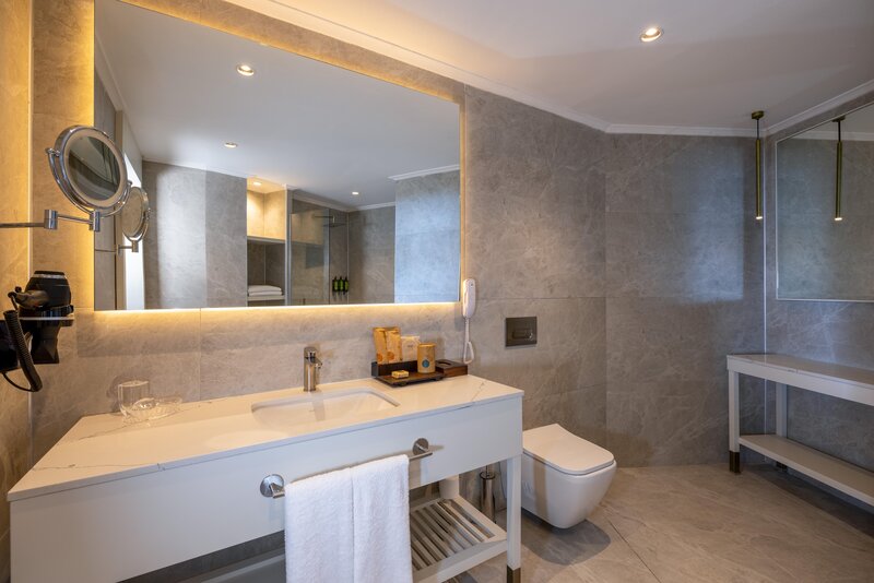 Nirvana Cosmopolitan 54