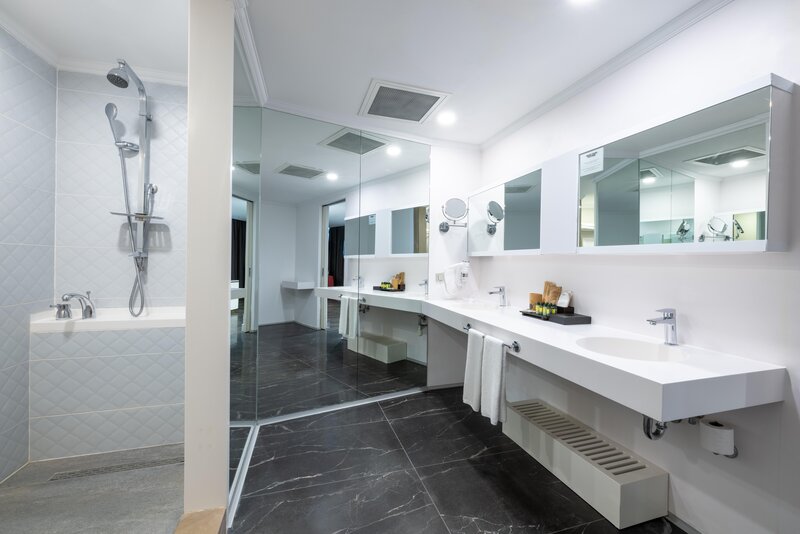 Nirvana Cosmopolitan 55