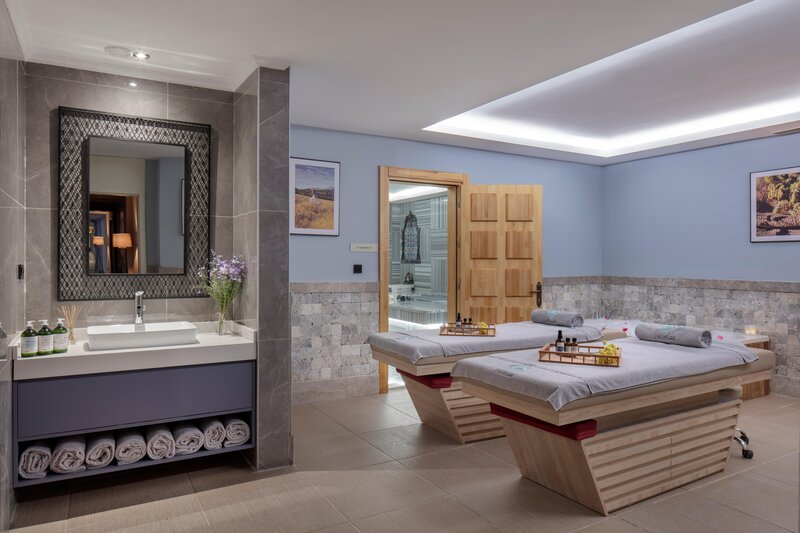 Nirvana Cosmopolitan 83