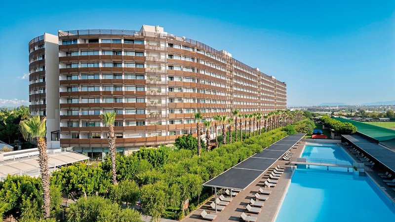 Nirvana Cosmopolitan 1