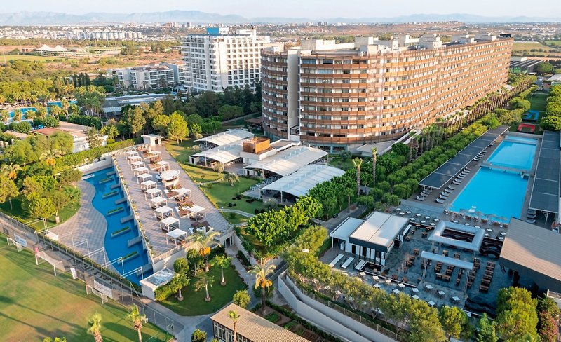 Nirvana Cosmopolitan 2