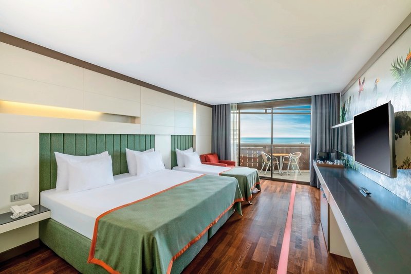 Nirvana Cosmopolitan 4