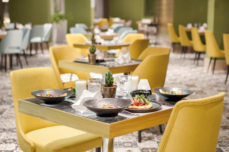 Nirvana Cosmopolitan 24