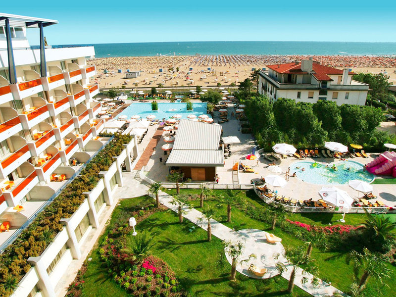 Bibione Palace Suite Hotel  1