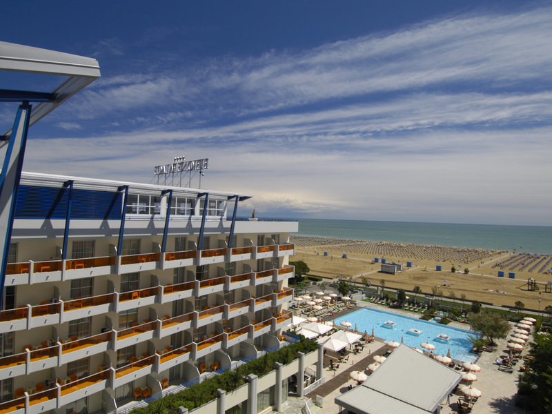 Bibione Palace Suite Hotel  3