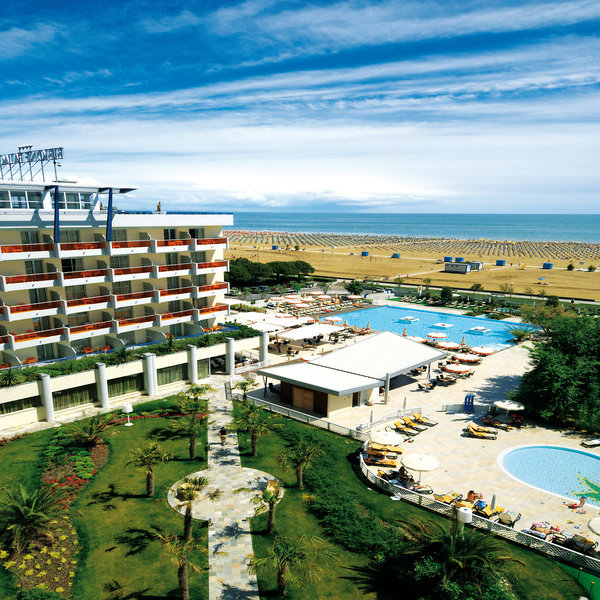 Bibione Palace Suite Hotel  4