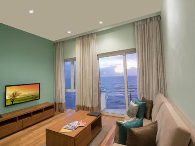 Ocean Edge Suites & Hotel Colombo 21