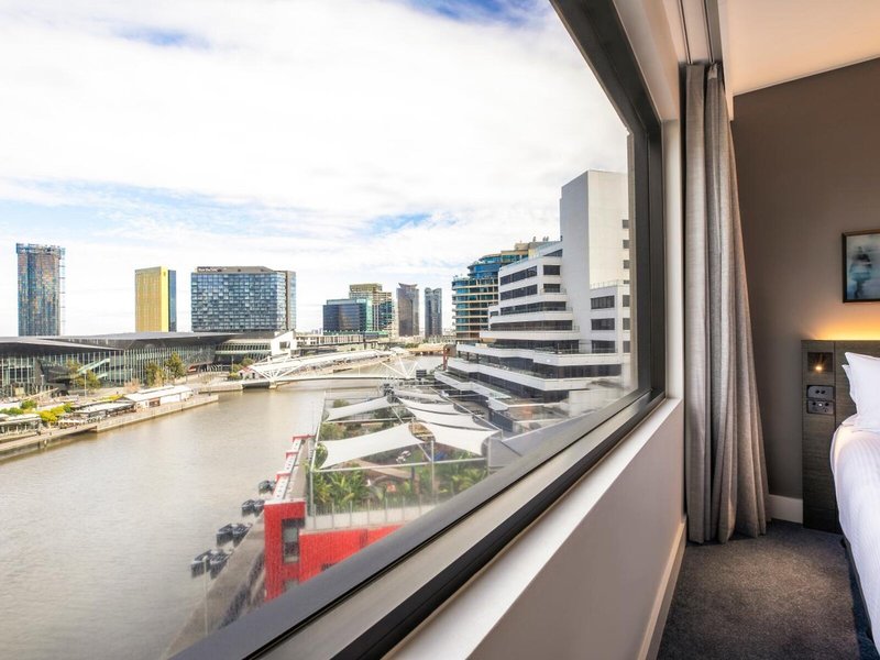 Crowne Plaza Melbourne 2