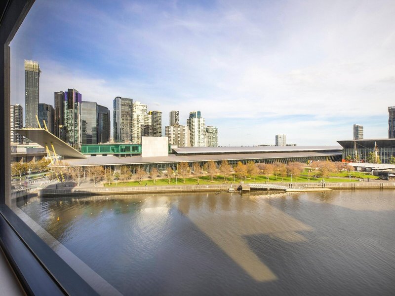 Crowne Plaza Melbourne 5