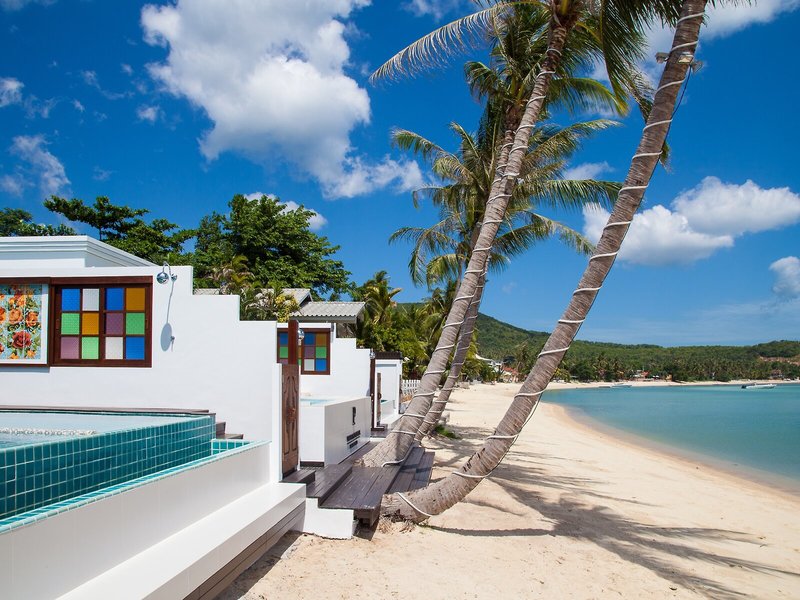 Entdecke das The Privilege Hotel Ezra Beach Club in Big Buddha Beach ...