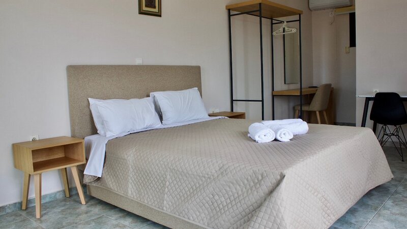 Aparthotel Niforos Studios 4 - Room Example