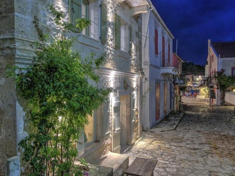 Fiscardonna Luxury Suites 4