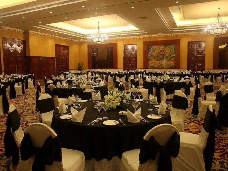 The LaLit Mumbai 24