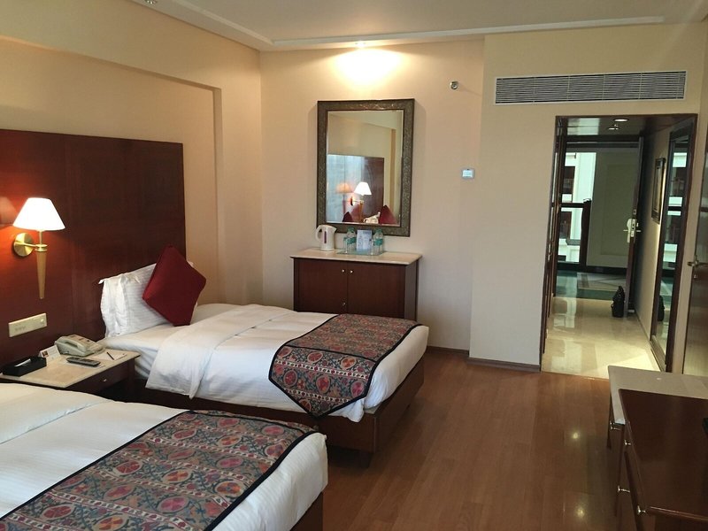The LaLit Mumbai 37