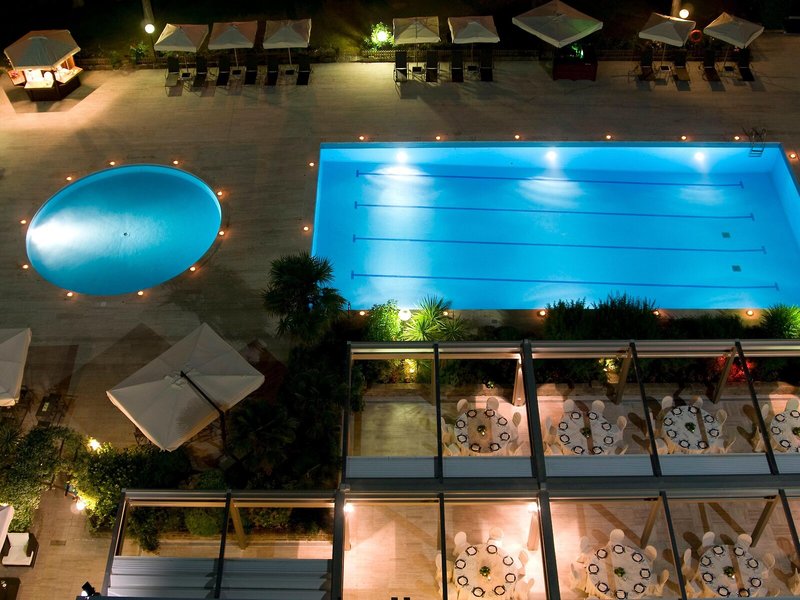 Holiday Inn Eur Parco dei Medici 6
