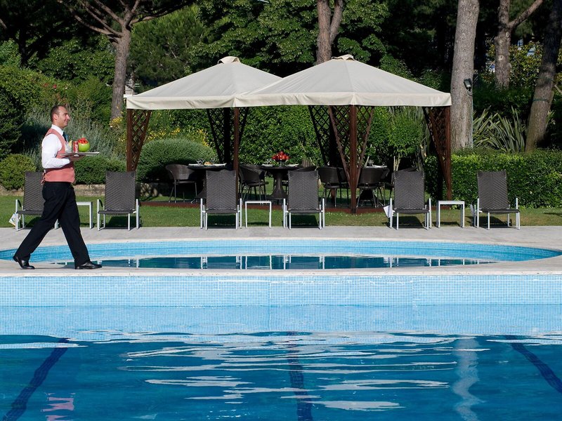 Holiday Inn Eur Parco dei Medici 8