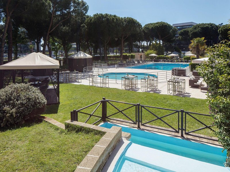 Holiday Inn Eur Parco dei Medici 9