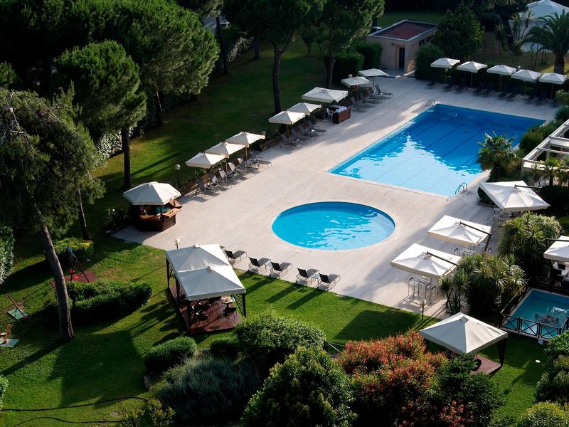 Holiday Inn Eur Parco dei Medici 10