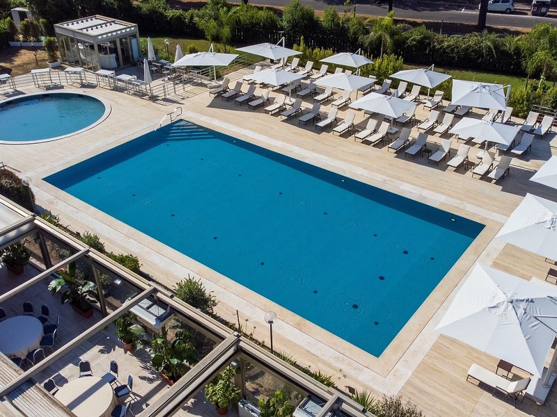 Holiday Inn Eur Parco dei Medici 13