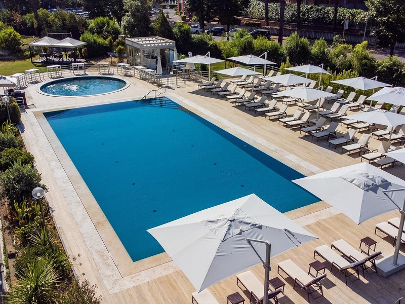 Holiday Inn Eur Parco dei Medici 16