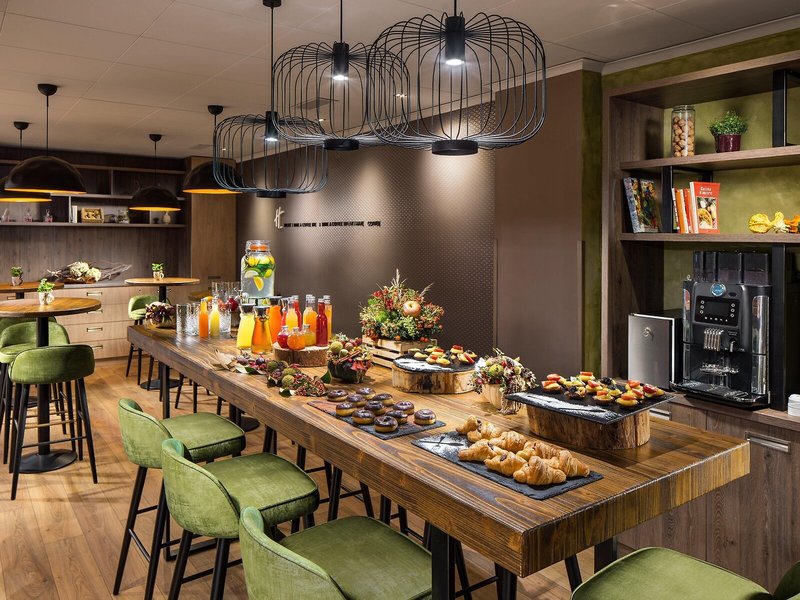 Holiday Inn Eur Parco dei Medici 24