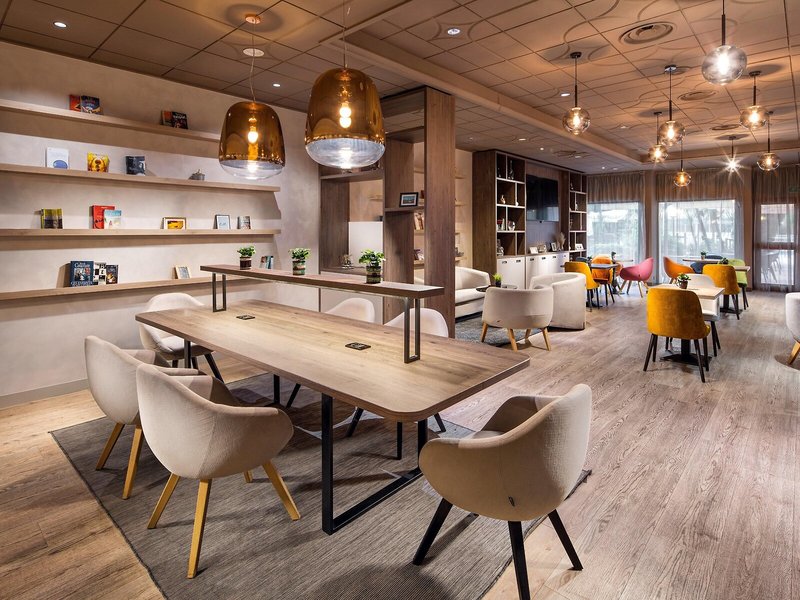 Holiday Inn Eur Parco dei Medici 32
