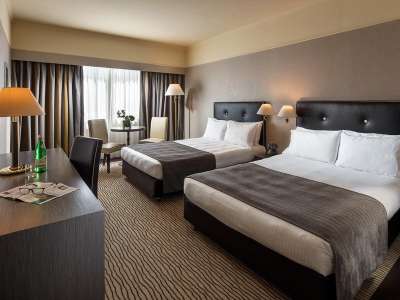 Holiday Inn Eur Parco dei Medici 46