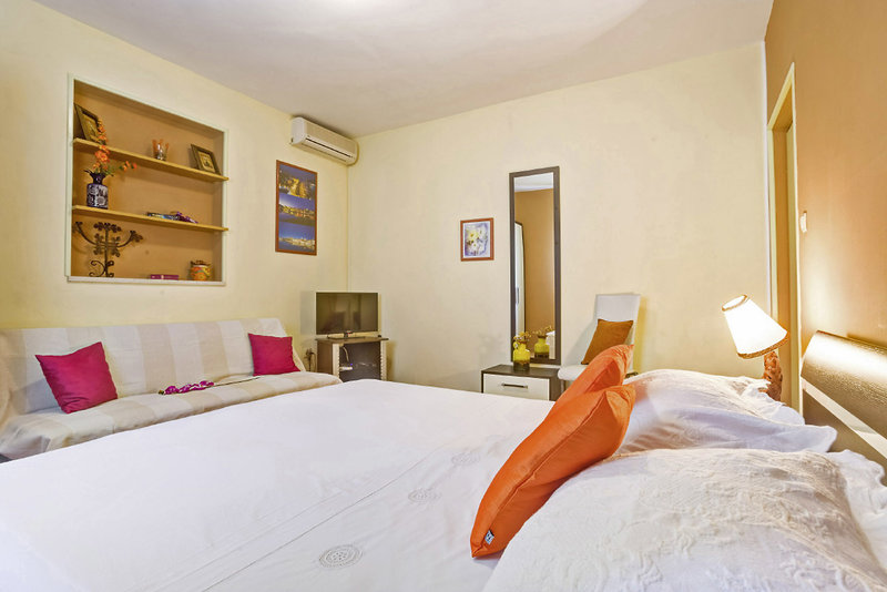 Apartments In Trogir by Smuketa Apartments 6