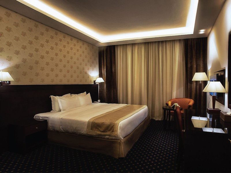 Seven Roses Hotel 23