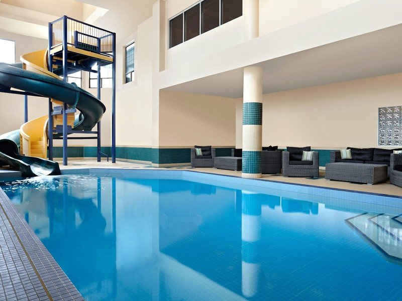 Four Points by Sheraton Hotel & Suites Calgary West 3
