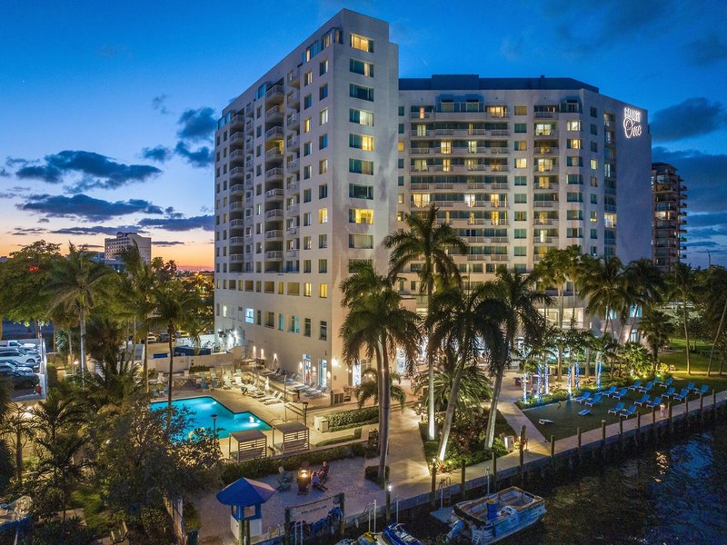 GALLERYone - a DoubleTree Suites by Hilton Hotel 3