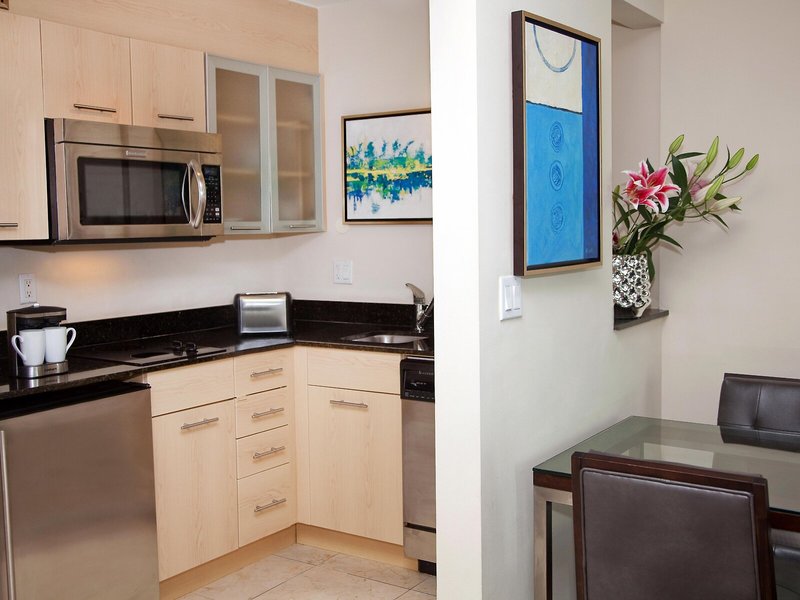 GALLERYone - a DoubleTree Suites by Hilton Hotel 26