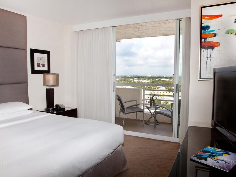 GALLERYone - a DoubleTree Suites by Hilton Hotel 34