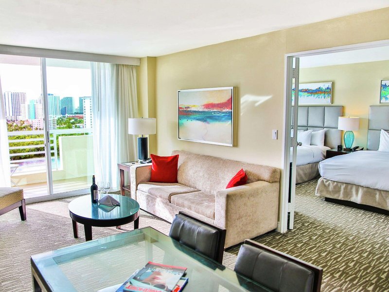 GALLERYone - a DoubleTree Suites by Hilton Hotel 40