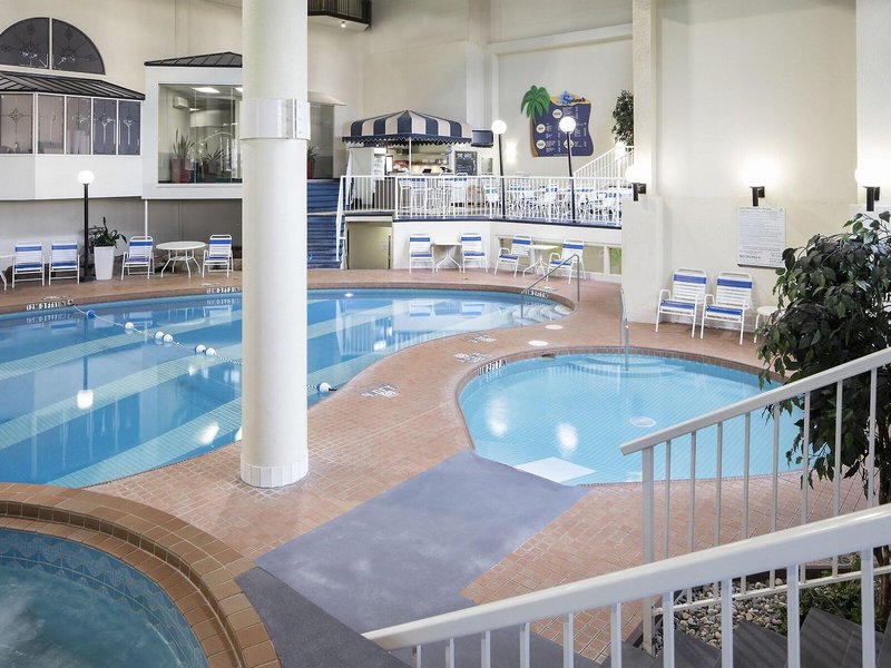 Sheraton Cavalier Calgary Hotel 3
