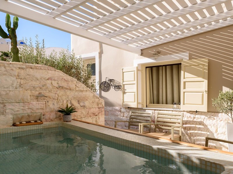 Suite Home Santorini 5