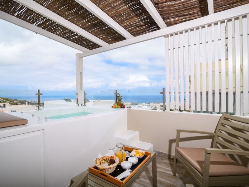 Suite Home Santorini 6