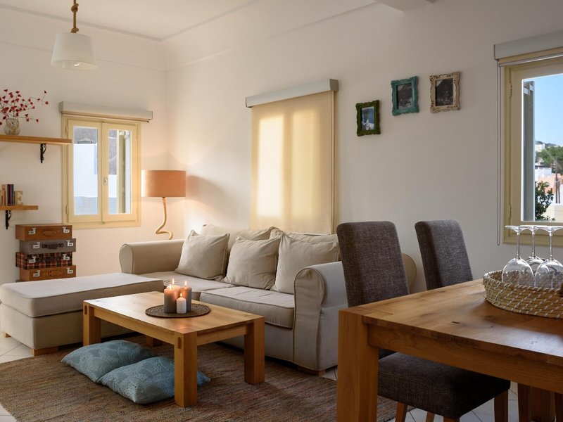 Suite Home Santorini 16