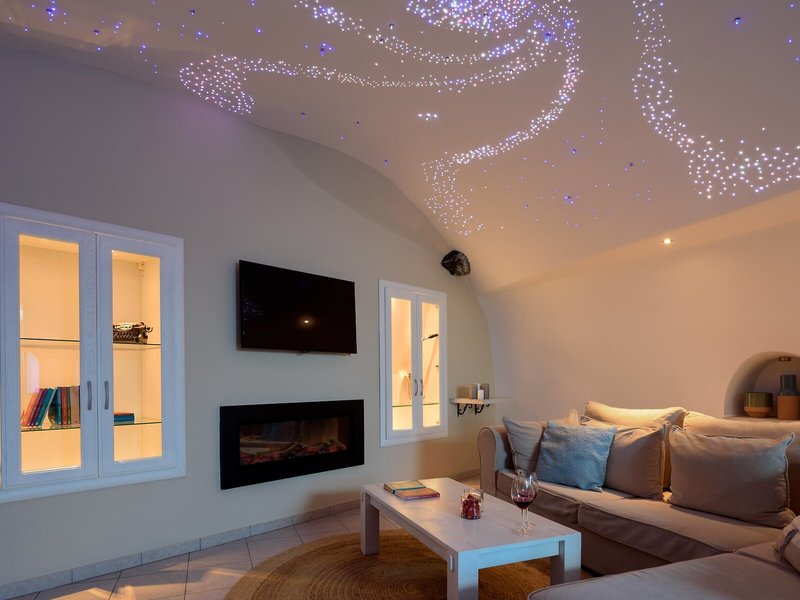 Suite Home Santorini 20