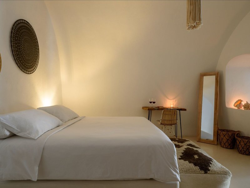 Suite Home Santorini 24