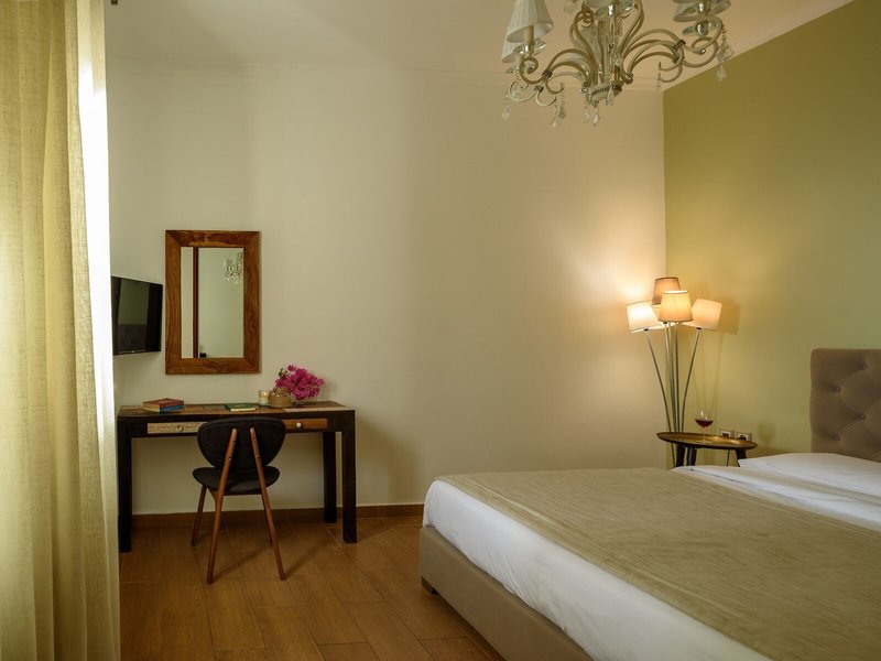 Suite Home Santorini 25