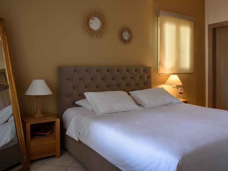 Suite Home Santorini 26