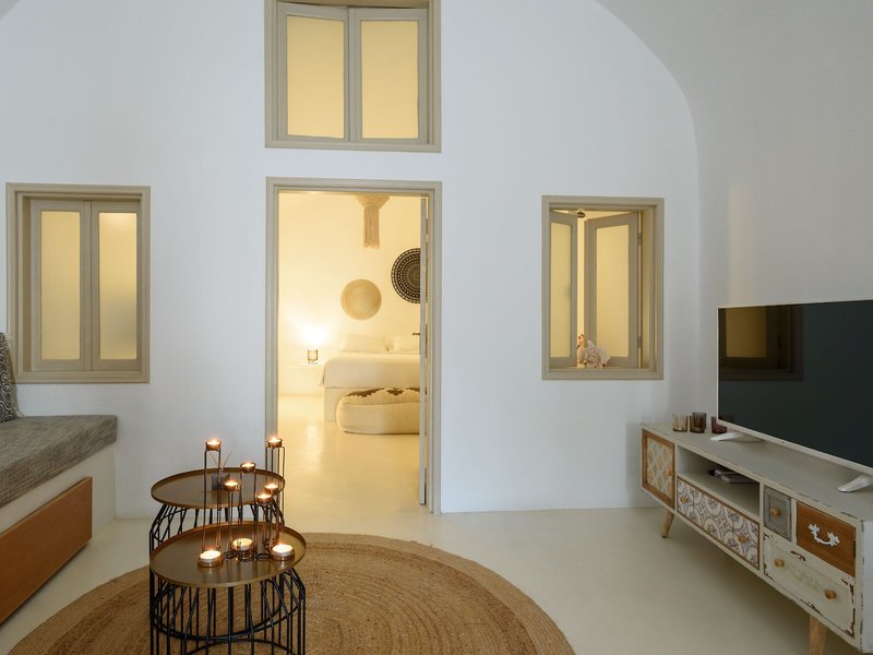 Suite Home Santorini 28